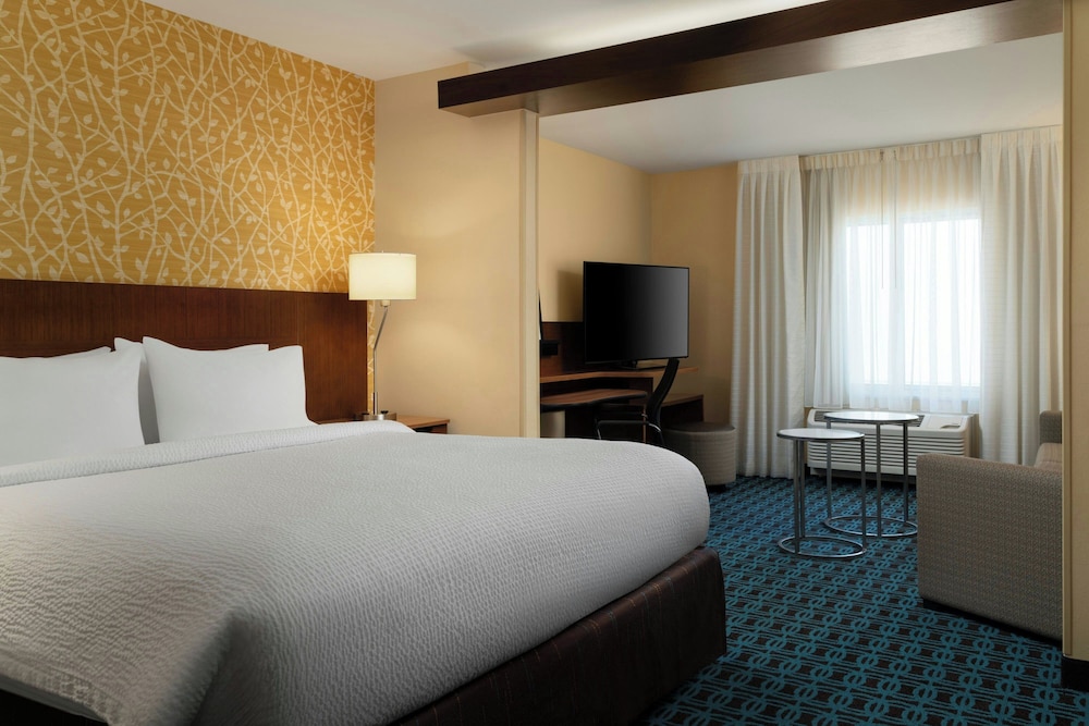Fairfield Inn & Suites by Marriott London - photo 16