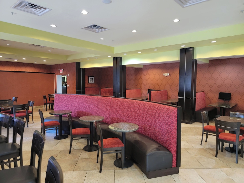 Holiday Inn Garland by IHG - photo 38
