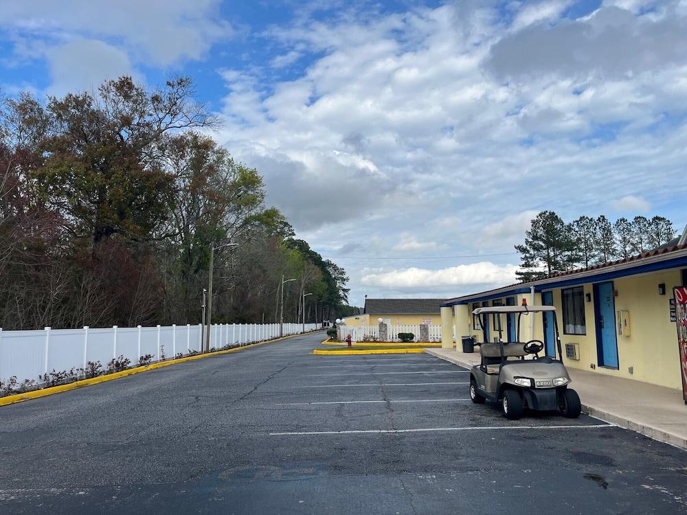 712 Inn - photo 2