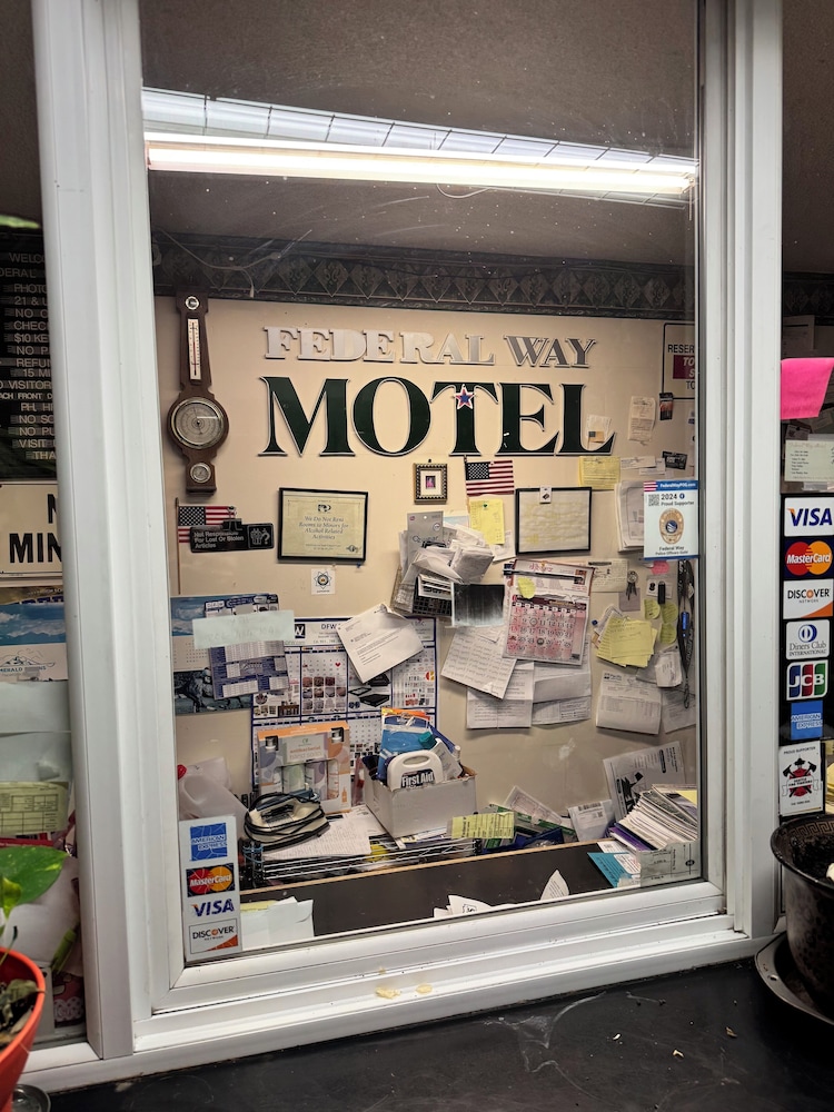 Federal Way Motel - photo 2