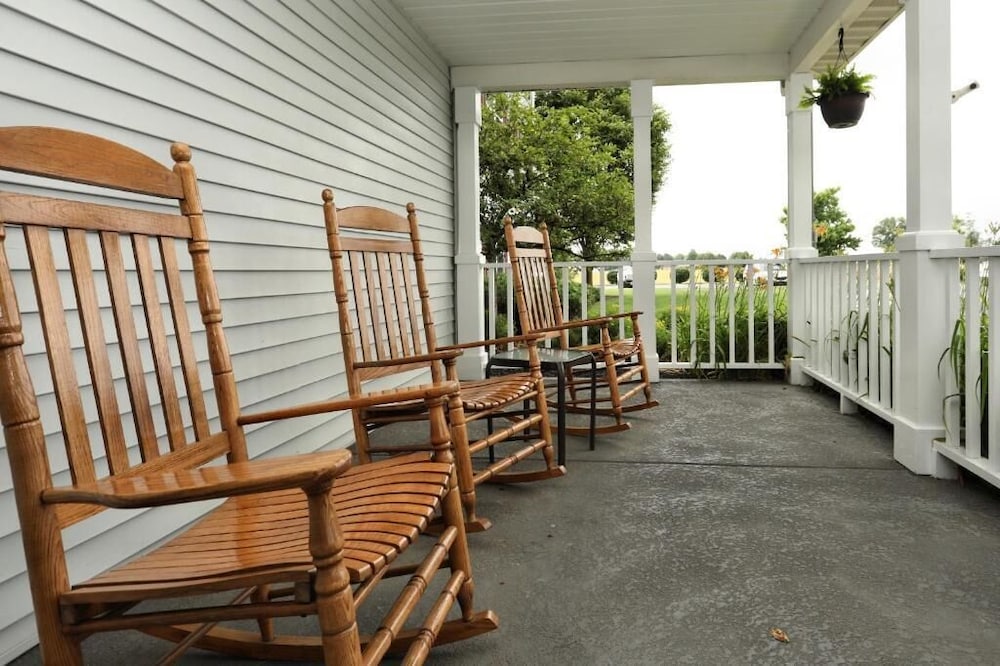 Lancaster Inn and Suites - photo 47
