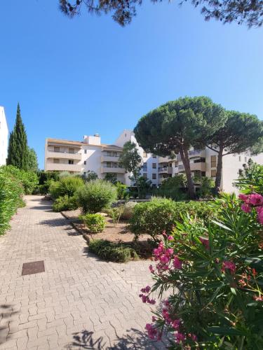 Studio Proche Plage Tout a Pied - last minute hotel in Frejus