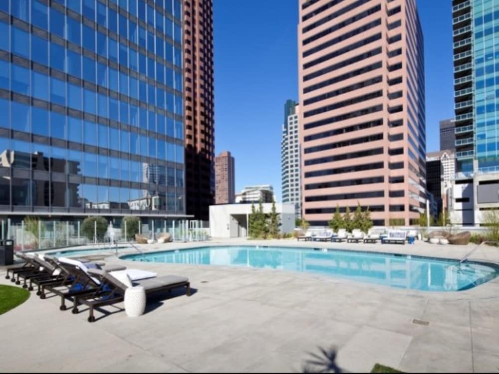 Global Luxury Suites at Figueroa Street - photo 23