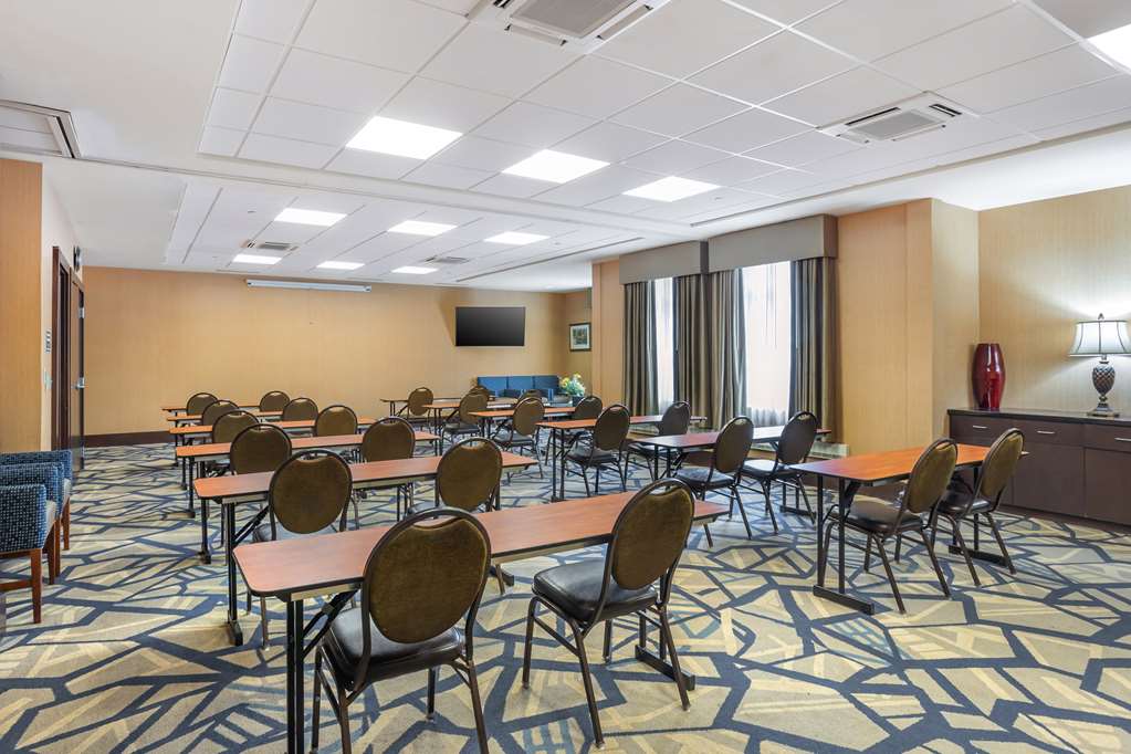 Best Western Plus University Park Inn & Suites - photo 20