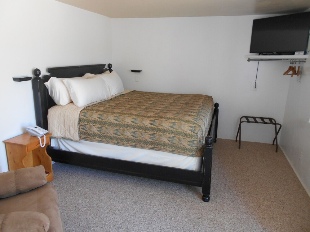Super Saver Inn - photo 24