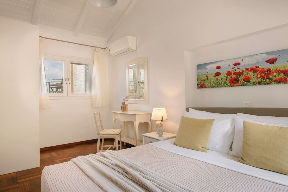 Apollonides Seafront Villa 2 Melete — 4-Star Luxury Hotel in Kefalonia, Greece