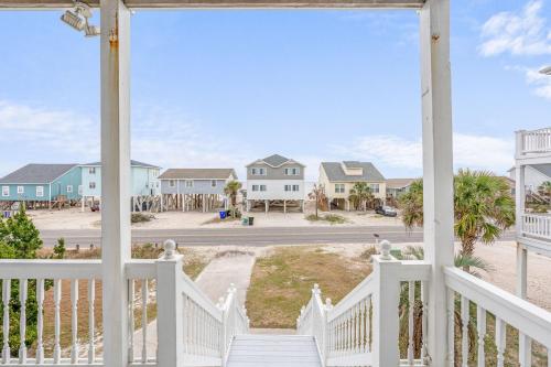 5 Buoys by Oak Island Accommodations - photo 13