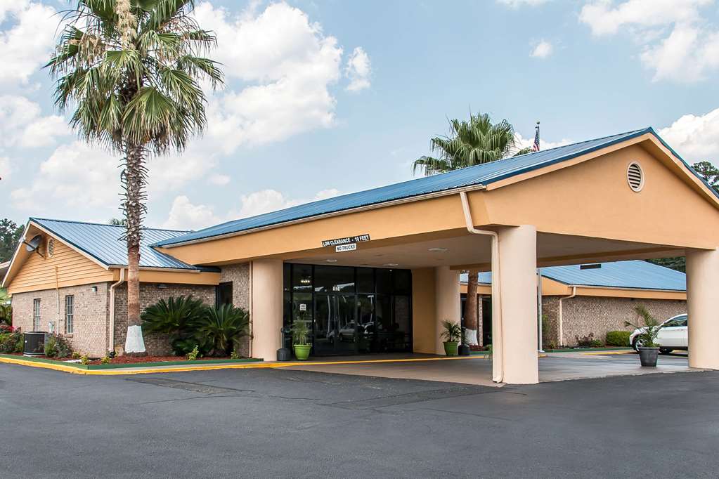 Quality Inn Hinesville Fort Stewart Area - photo 2