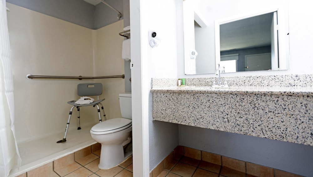 Sunrise Inn Williamstown - photo 21