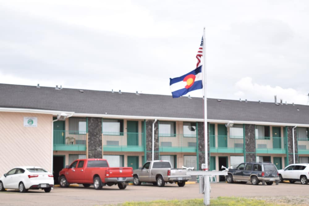 Travelers Inn & Suites - photo 33