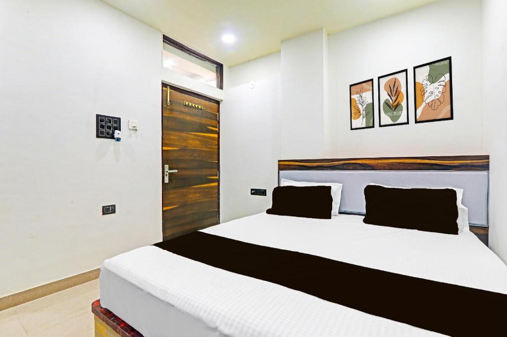 Collection O Sheesh Mahal Hotel in Patna, India