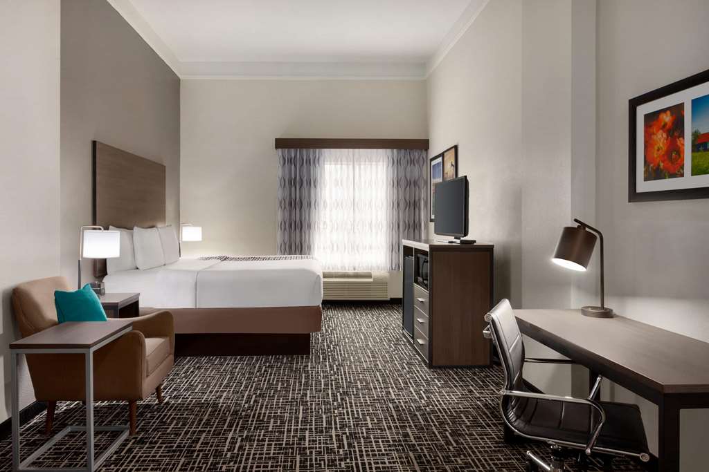 La Quinta Inn & Suites by Wyndham I 20 Longview South - photo 22