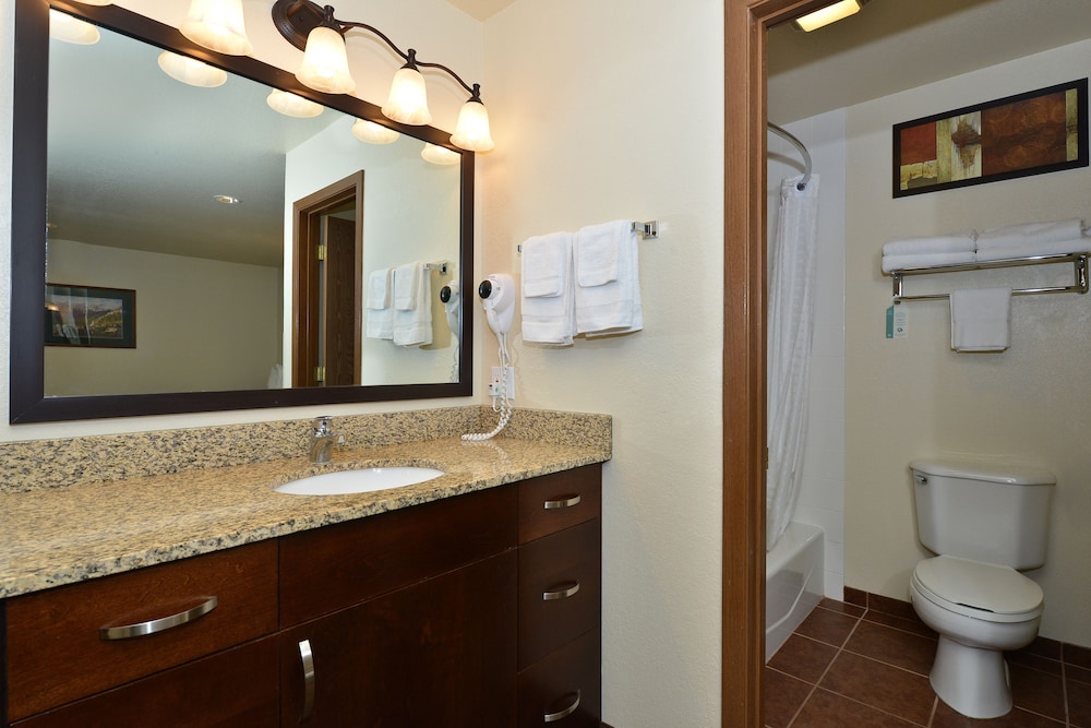 Yellowstone Westgate Hotel - photo 18