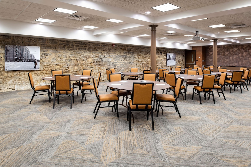 Homewood Suites by Hilton Indianapolis Downtown - photo 36