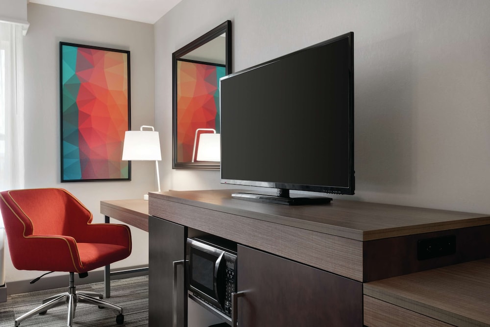 Hampton Inn Champaign Southwest - photo 8
