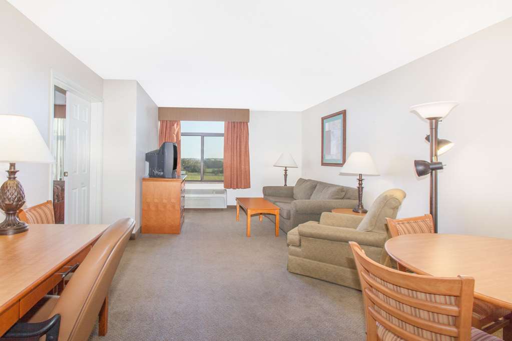Wingate by Wyndham Bentonville AR - photo 19