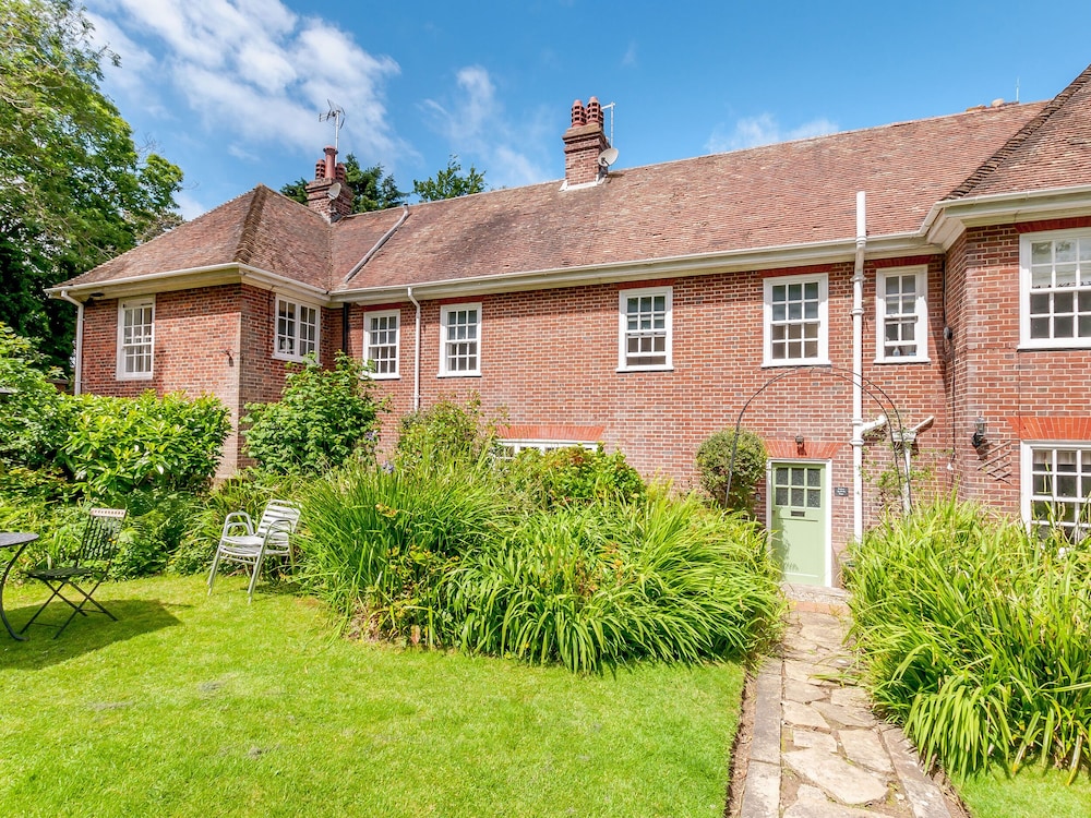 Woodlands By The Sea Cottage — 4-Star Luxury Hotel in Deal, United Kingdom
