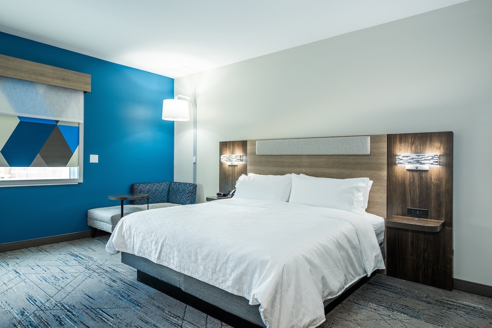 Holiday Inn Express & Suites Charlottesville by IHG - photo 65
