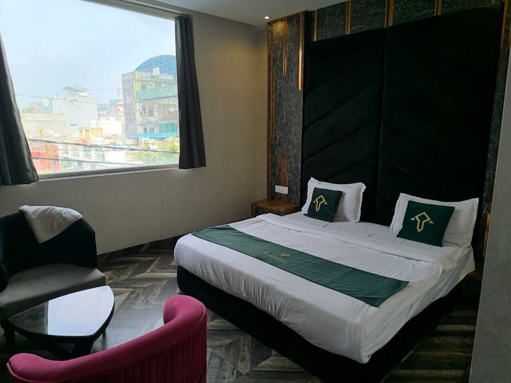 Tivora Boutique Stay — Noida — photo 5