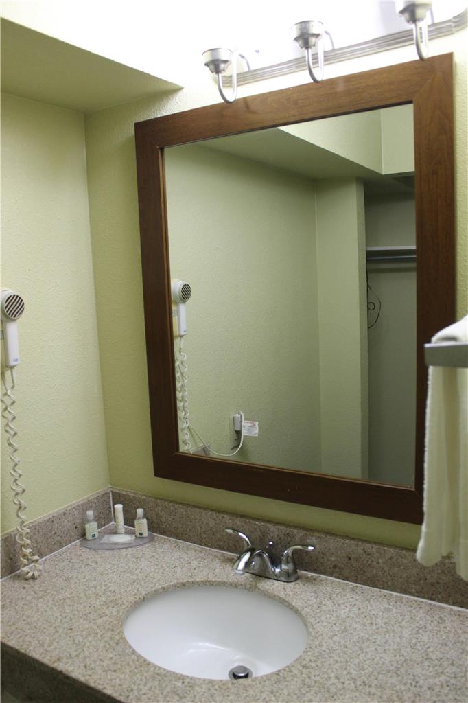 Quality Inn and Suites University Area - photo 40