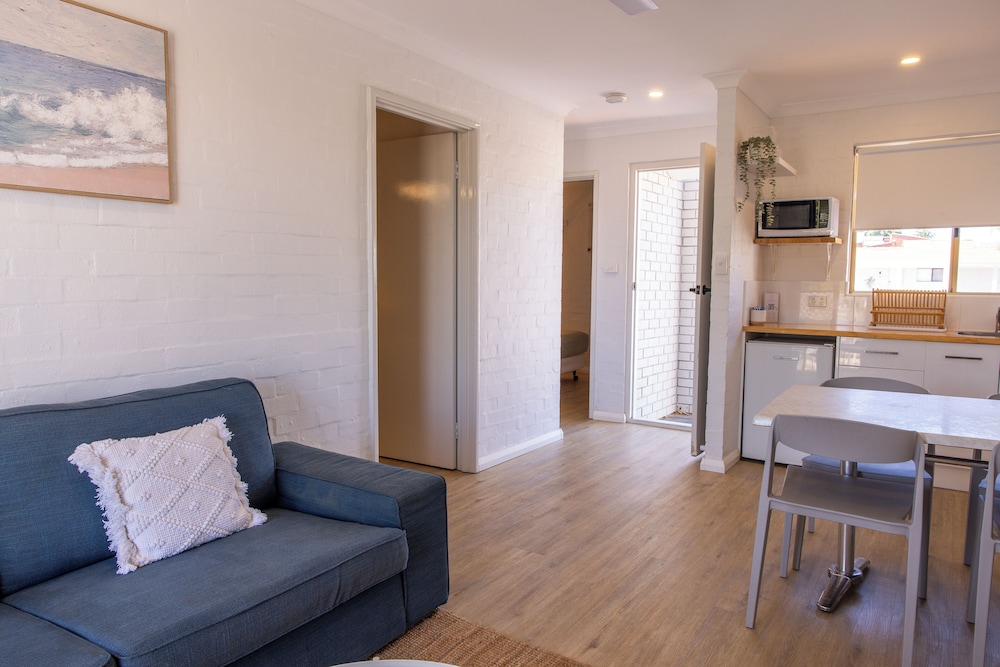 African Reef Beach Resort — Tarcoola Beach — photo 5