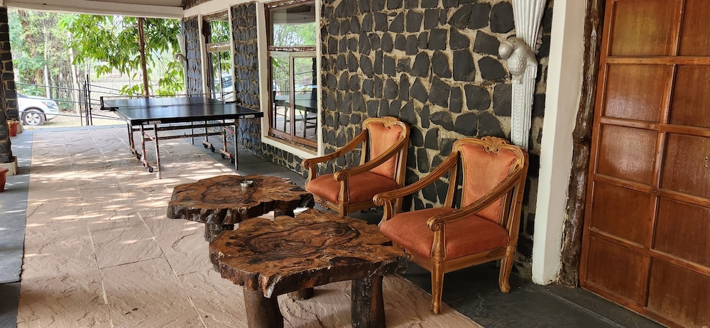 Bandhavgarh Meadows — Manpur