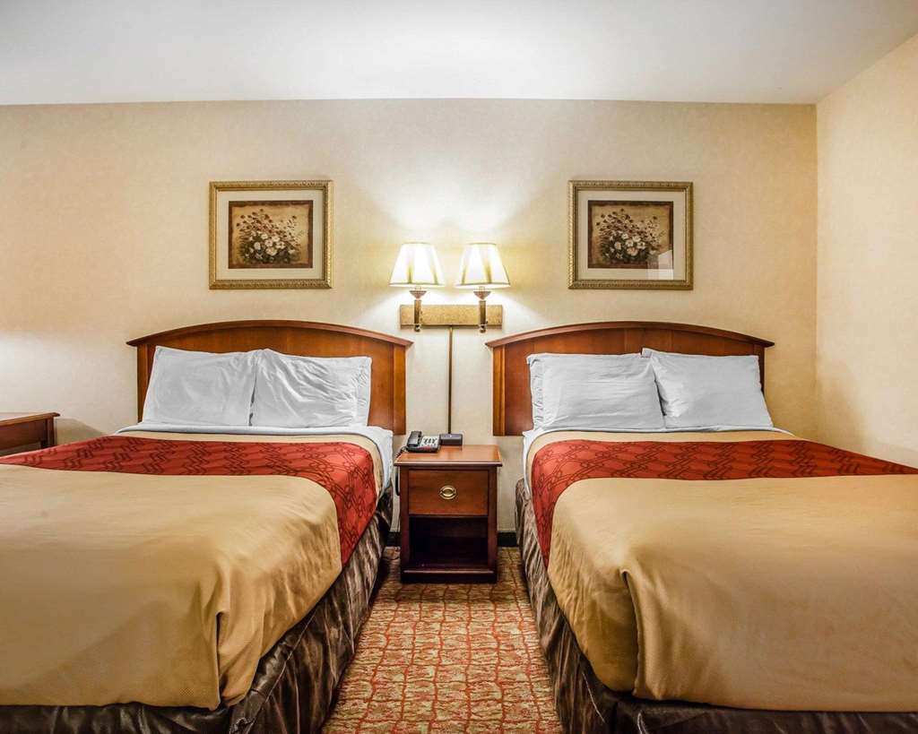 Econo Lodge Douglassville Pottstown - photo 21