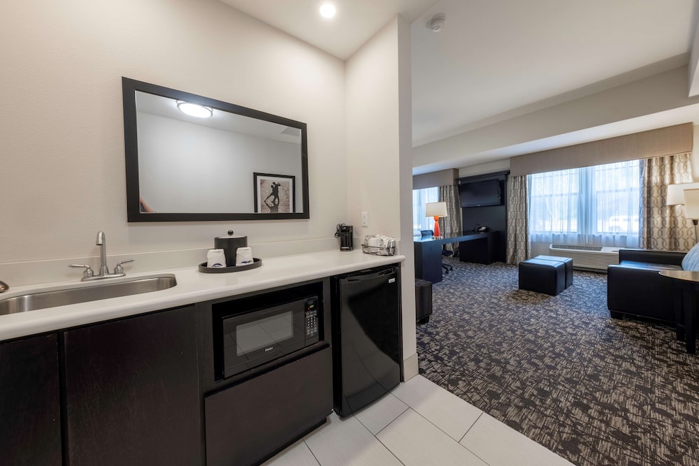 Hampton Inn & Suites DuPont - photo 27