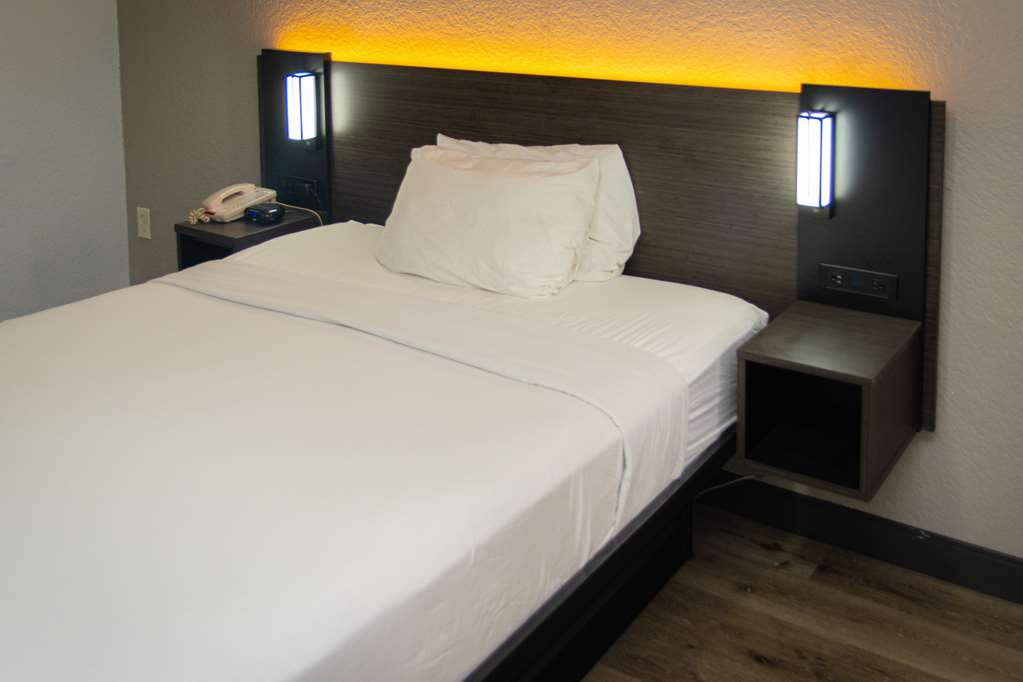 Studio 6 Extended Stay West Palm Beach FL - photo 12