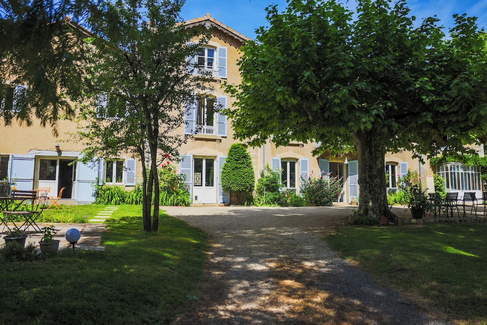 Clos Ceres - carbon neutral hotel in Vire