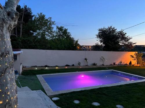Maisonnette Avec Jardin Piscine Non Accessible — Marseille
