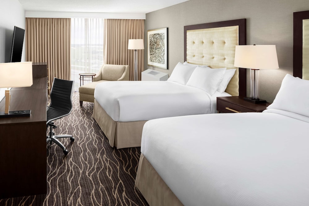 Hilton Kansas City Airport - photo 17