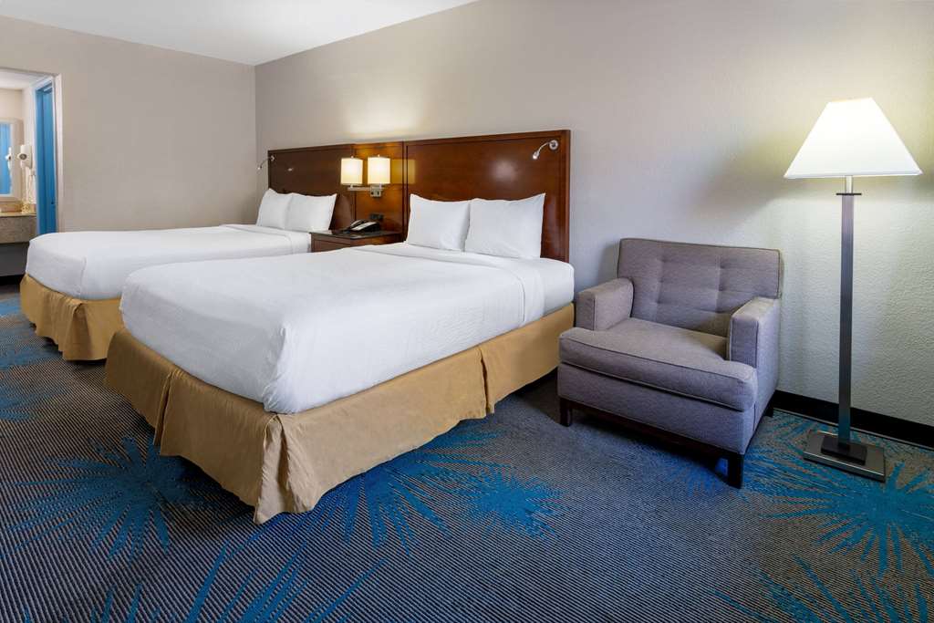 Days Inn by Wyndham Columbia - photo 24