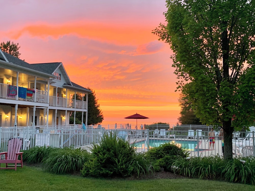 Bay Breeze Resort — Ephraim