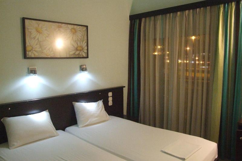 Hotel George - carbon neutral hotel in Patra
