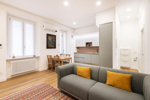 Easylife Milano Gregorio 17 P2 Porta Venezia — 4-Star Luxury Hotel in Milan, Italy