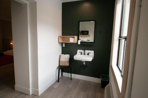 LOGE Leavenworth Downtown - photo 48