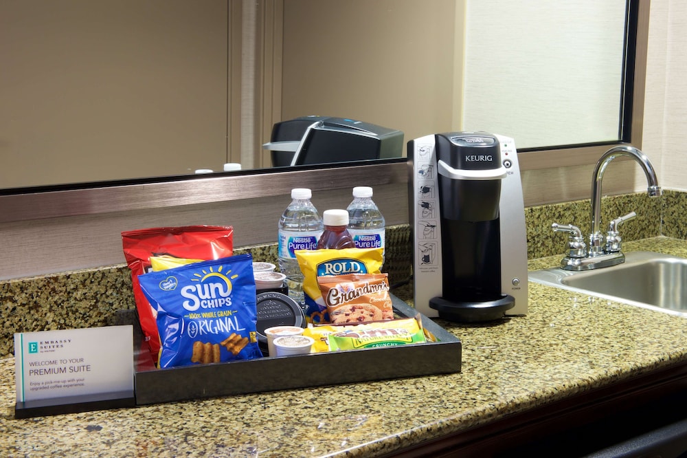 Embassy Suites by Hilton Seattle North Lynnwood - photo 20