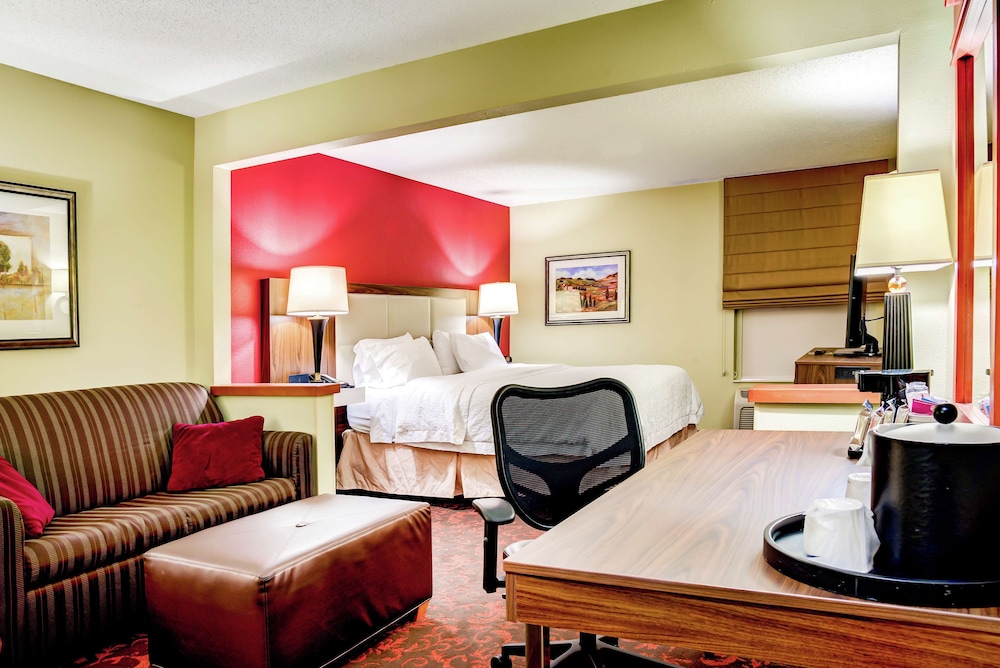 Hampton Inn St. Joseph - photo 4