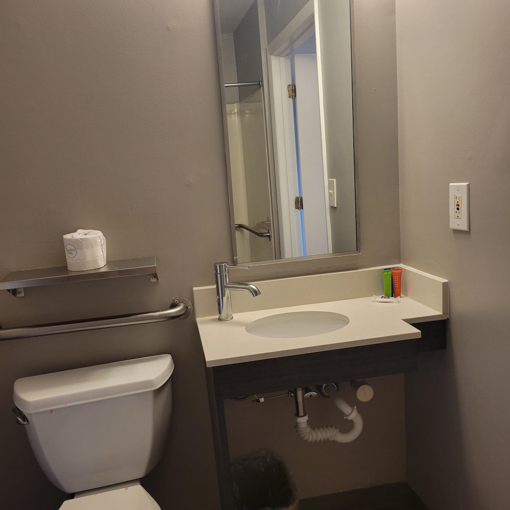Studio 6 Extended Stay Greensboro NC I 40 - photo 26