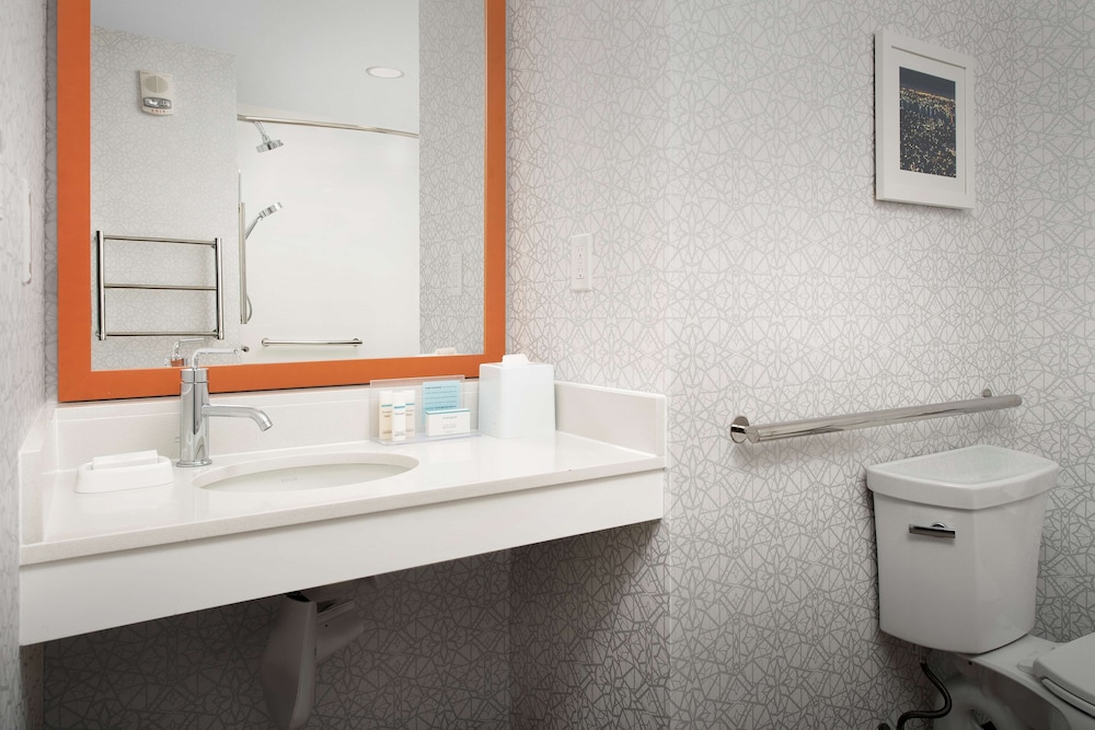 Hampton Inn Baltimore Downtown Convention Center - photo 28