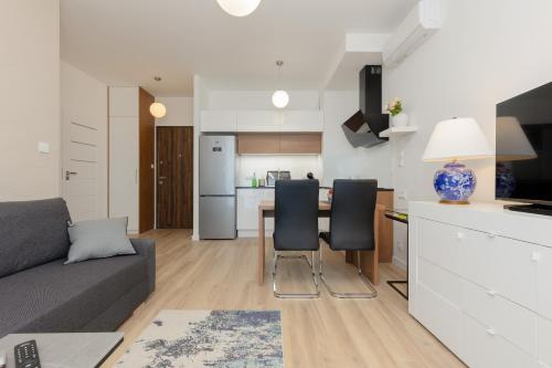 Sarmacka 23 apartment next to Medicover and Paley — 4-Star Luxury Hotel in Warsaw, Poland