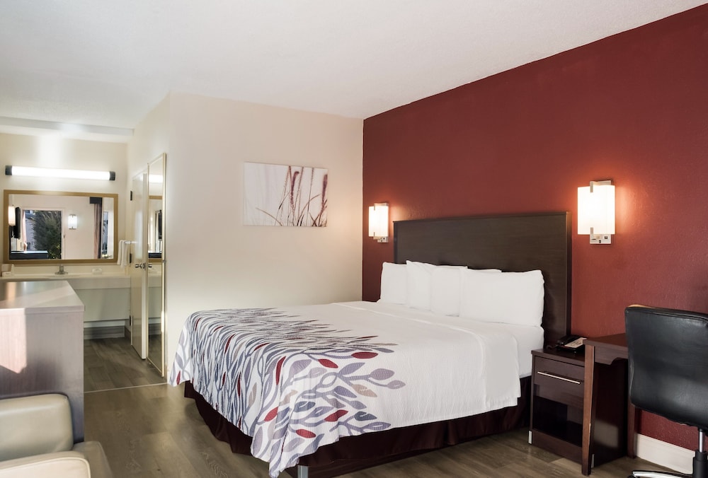 Red Roof Inn Tupelo - photo 7