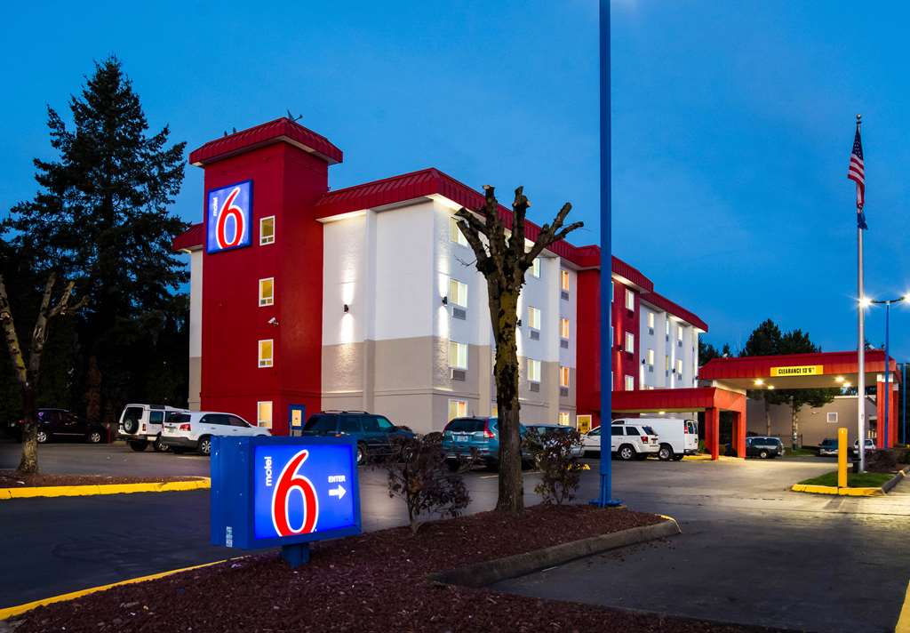 Motel 6 Wilsonville OR Portland - featured photo