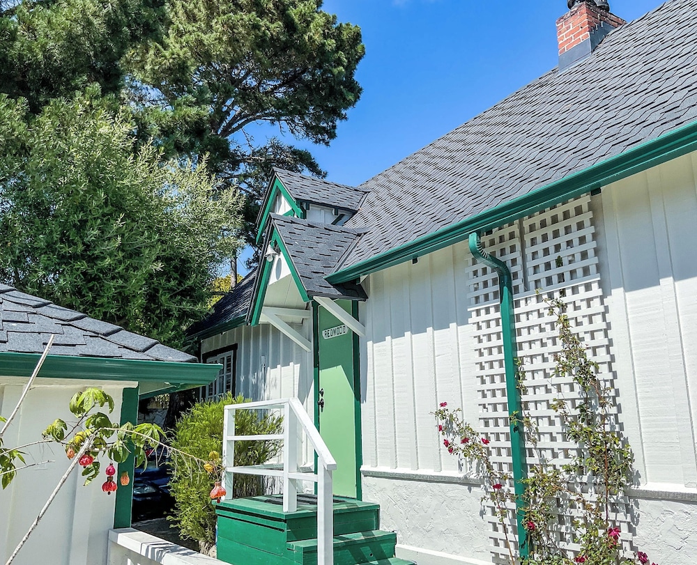 Carmel Green Lantern Inn - photo 35