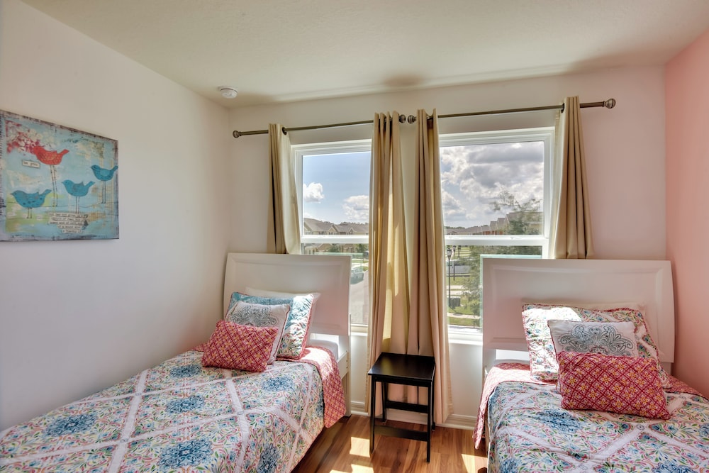 4 Mi to Disney: Compass Bay Resort Gem w Views - photo 19