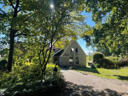 Vakantiehuis Aldubo — 4-Star Luxury Hotel in Den Burg, Netherlands