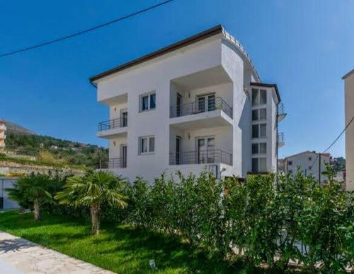 Apartman Aqua — 4-Star Luxury Hotel in Podstrana, Croatia