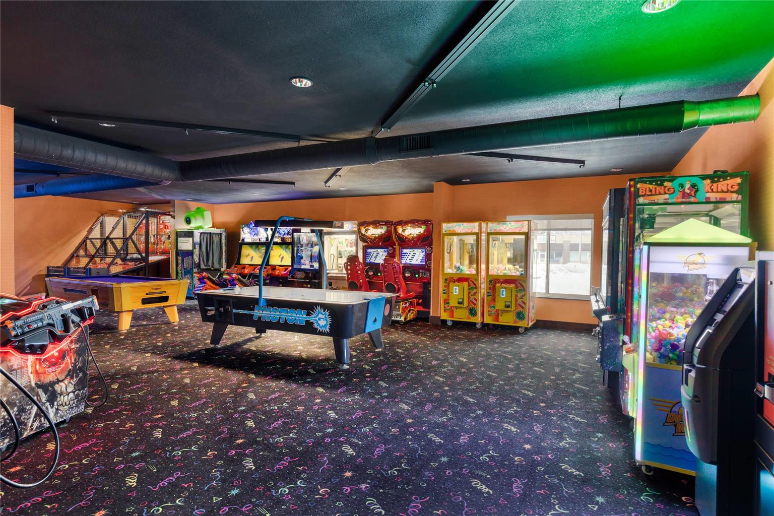 Peach Tree Inn and Suites - photo 35