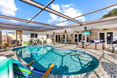 Villa Skyy Beautifully remodeled pet friendly electric heated pool home w bikes SWFL Rentals — 4-Star Luxury Hotel in Cape Coral, United States